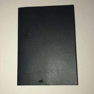 📁 Gucci paper folder